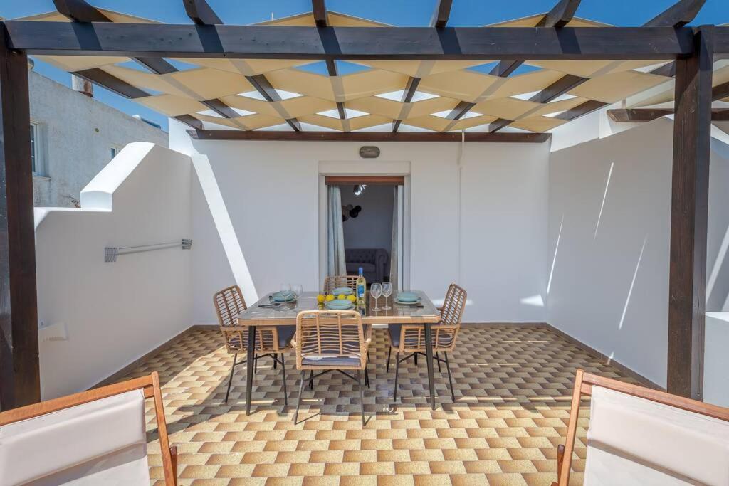 Brizet Apartments Sea View Pollonia Exterior photo